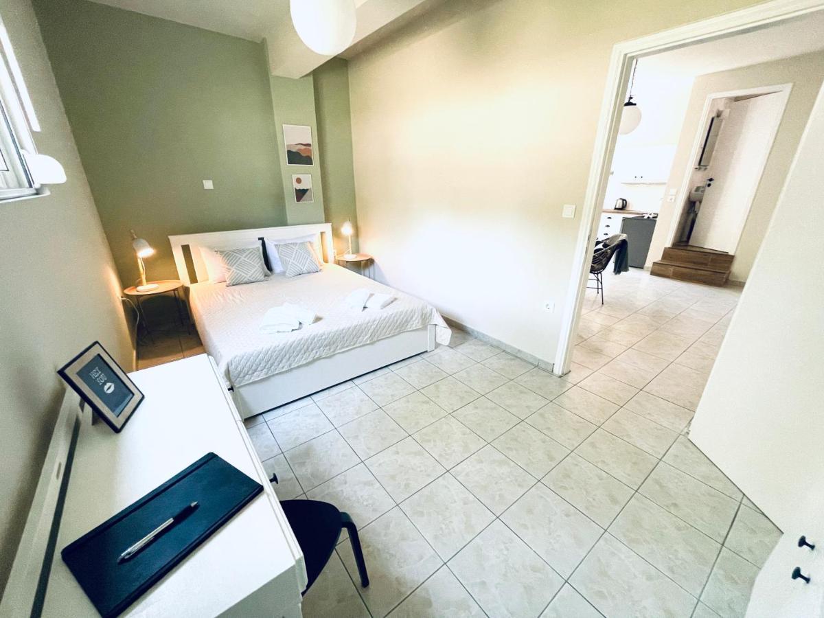 Sofi'S Apartments Каламата Экстерьер фото
