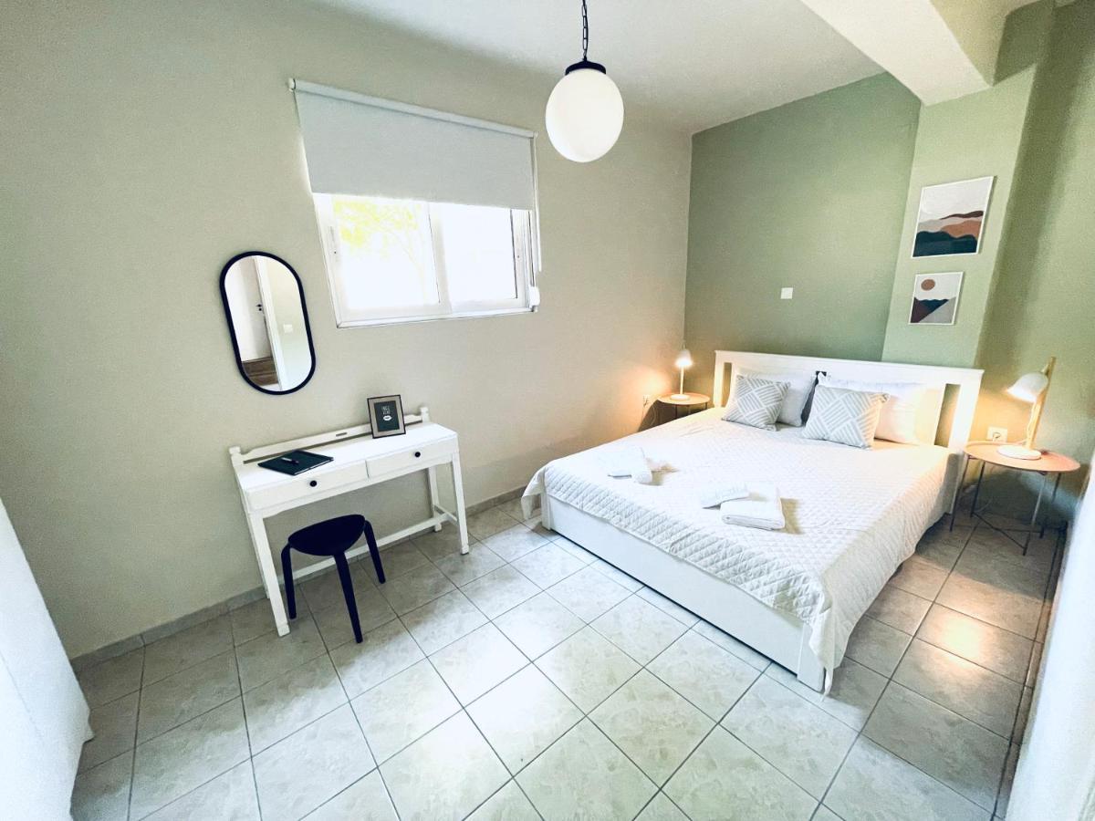 Sofi'S Apartments Каламата Экстерьер фото