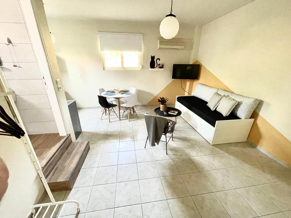 Sofi'S Apartments Каламата Экстерьер фото